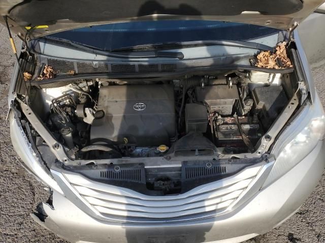 2015 Toyota Sienna LE