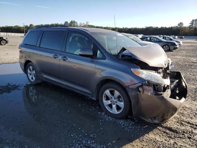 2013 Toyota Sienna LE