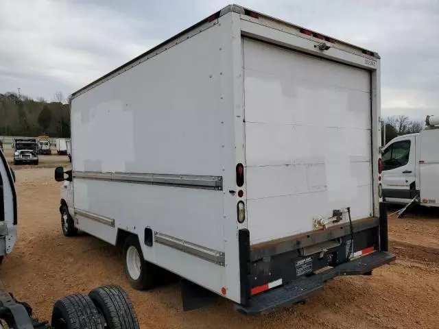 2006 Ford Econoline E350 Super Duty Cutaway Van