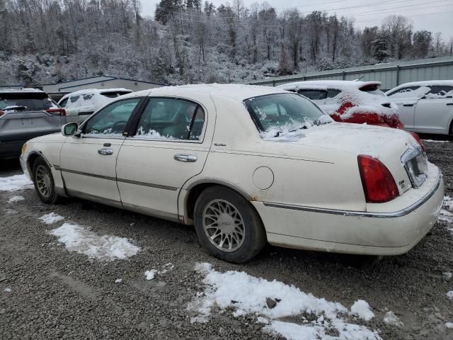 2001 Lincoln Town Car Signature