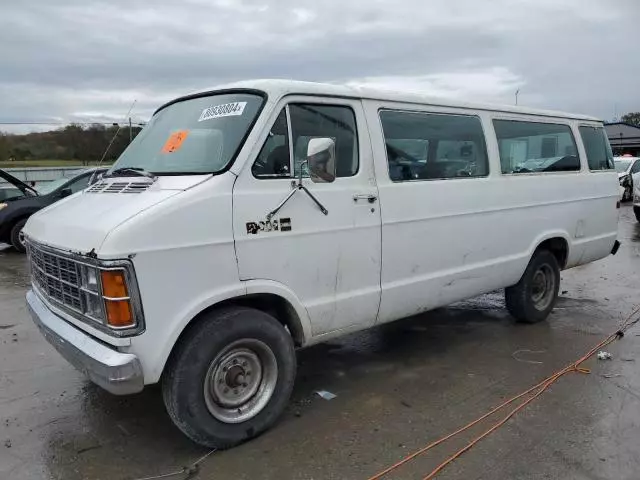 1983 Dodge RAM Wagon B350