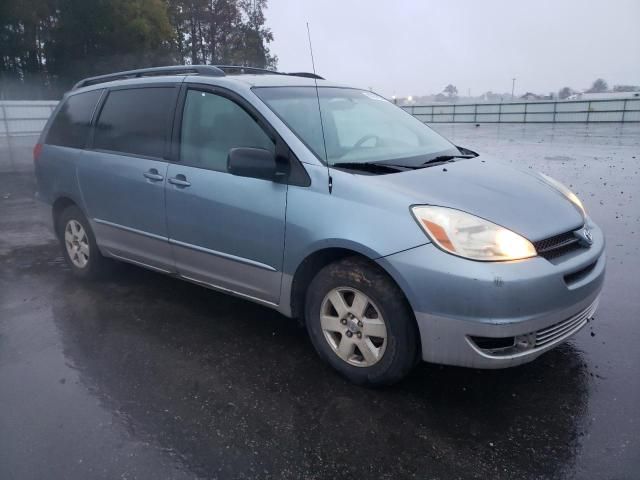 2004 Toyota Sienna CE