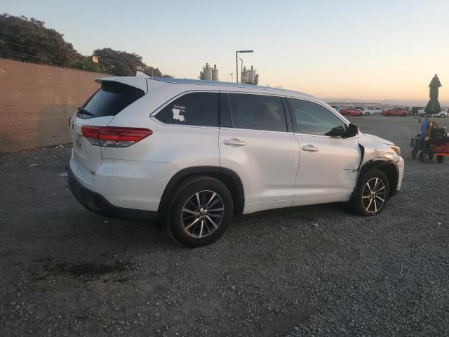 2017 Toyota Highlander SE