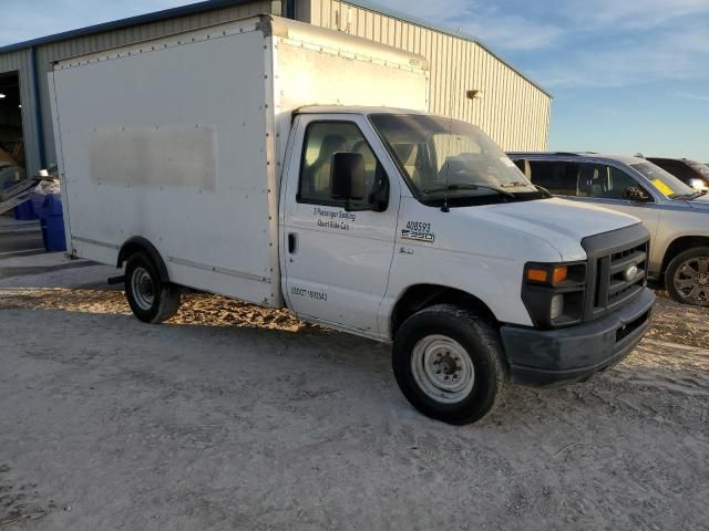 2014 Ford Econoline E350 Super Duty Cutaway Van