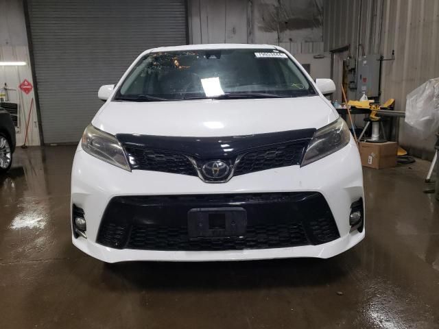 2018 Toyota Sienna SE