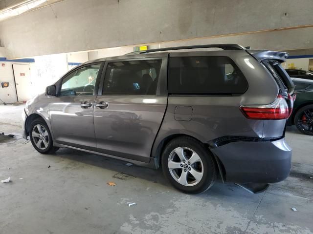 2020 Toyota Sienna LE