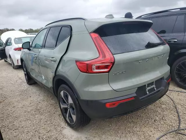 2025 Volvo XC40 Plus