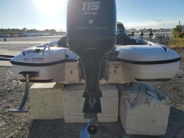 2015 Tracker Boat