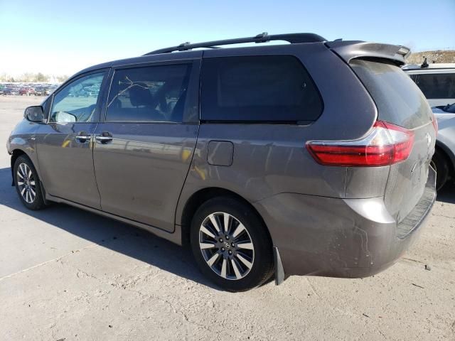 2020 Toyota Sienna XLE