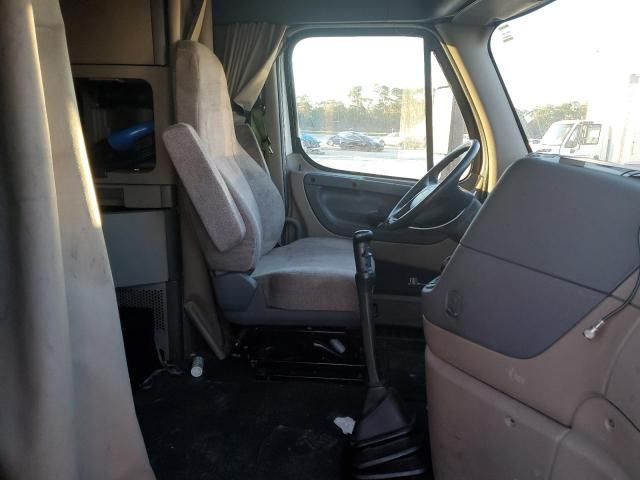 2012 Freightliner Cascadia 125