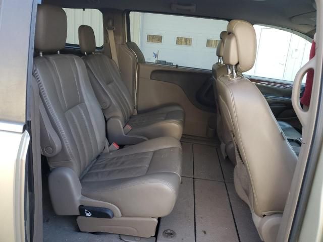 2011 Chrysler Town & Country Touring L