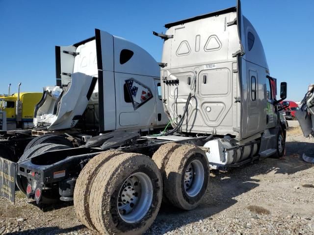 2019 Freightliner Cascadia 126