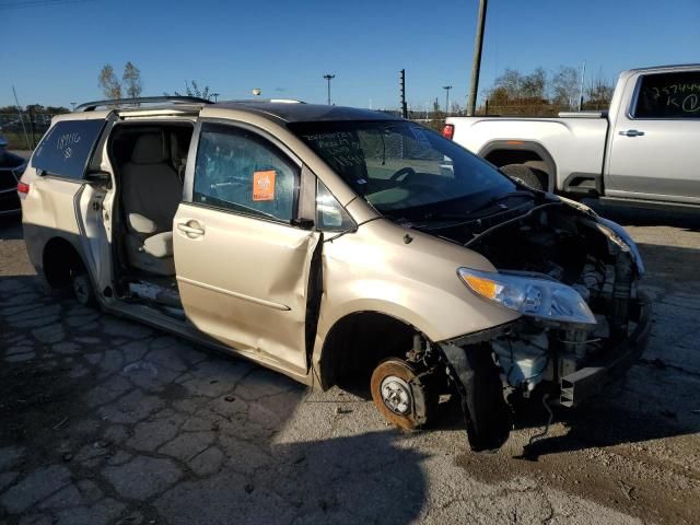 2012 Toyota Sienna LE