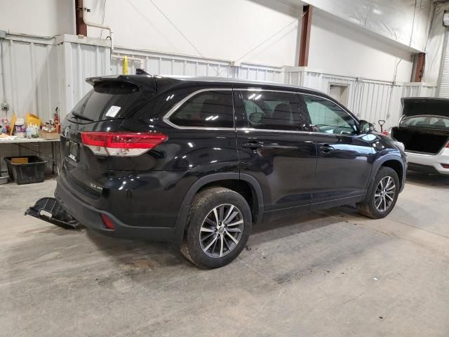 2017 Toyota Highlander SE