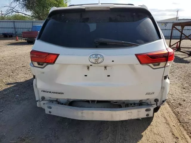 2018 Toyota Highlander SE