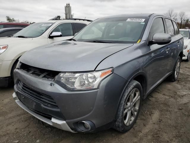 2015 Mitsubishi Outlander SE