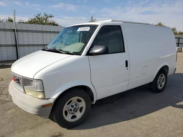 2005 GMC Safari XT