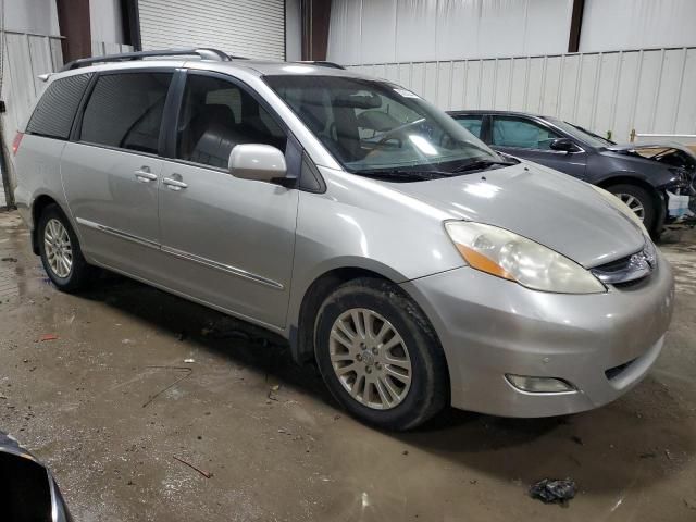 2010 Toyota Sienna XLE