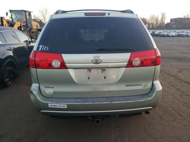 2006 Toyota Sienna LE