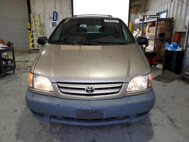 2003 Toyota Sienna LE