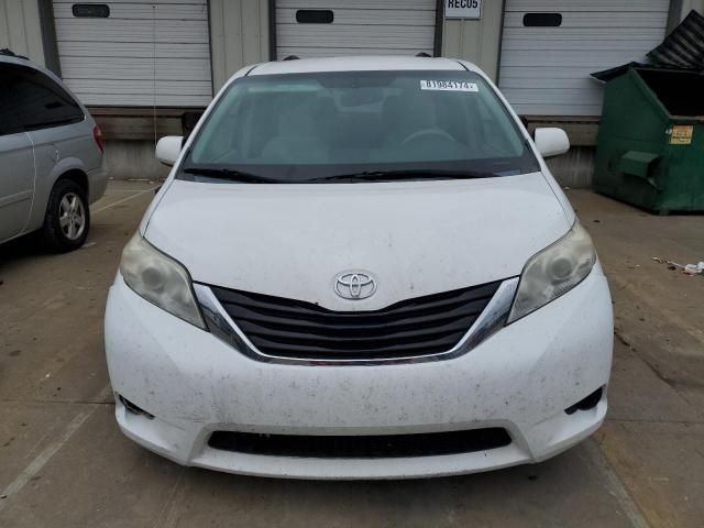 2014 Toyota Sienna LE