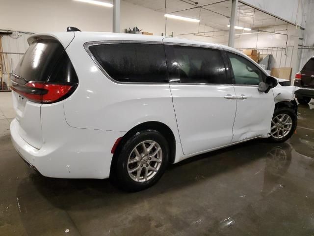 2023 Chrysler Pacifica Touring