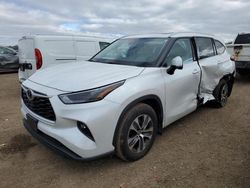 Salvage cars for sale at Elgin, IL auction: 2022 Toyota Highlander XLE