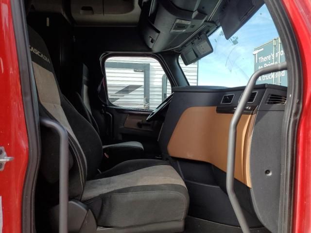 2019 Freightliner Cascadia 126