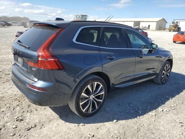 2022 Volvo XC60 B5 Momentum