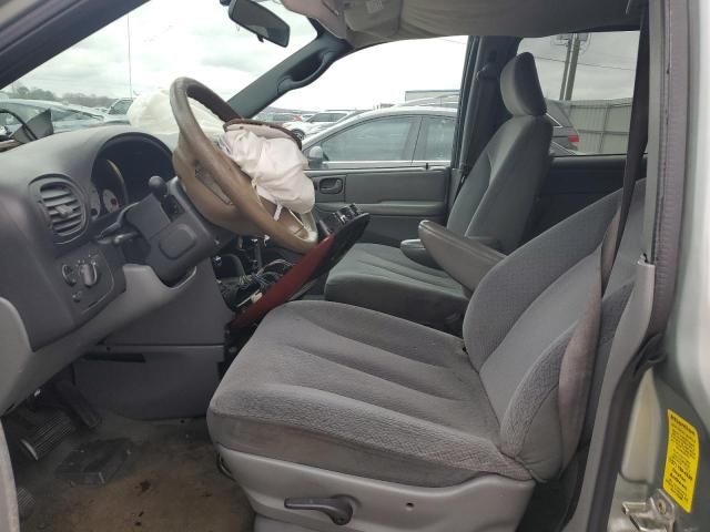 2004 Chrysler Town & Country LX