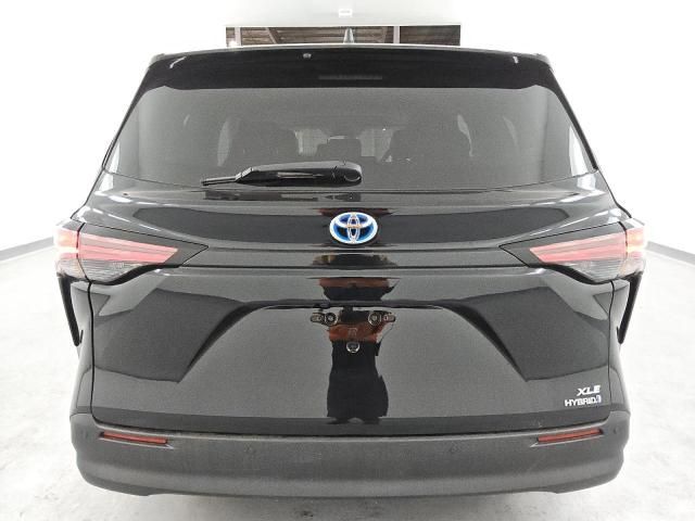 2022 Toyota Sienna XLE