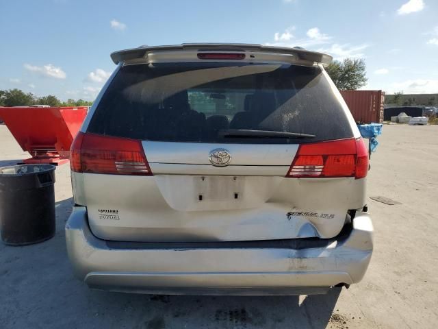 2004 Toyota Sienna XLE