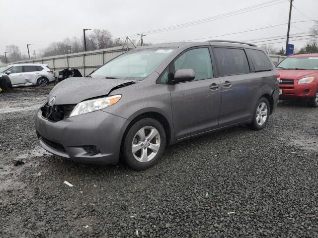 2014 Toyota Sienna LE