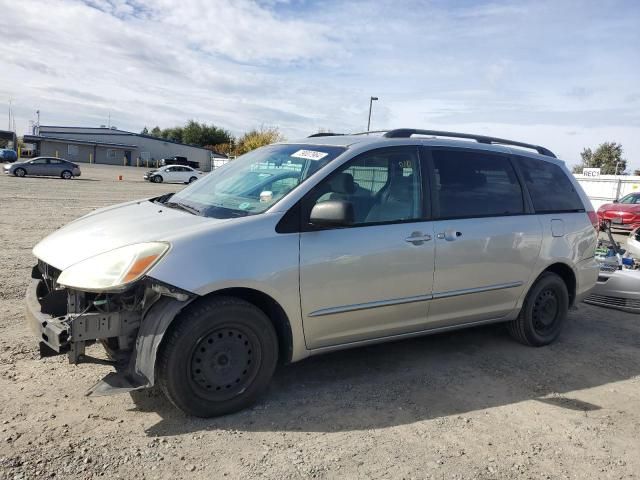 2004 Toyota Sienna CE