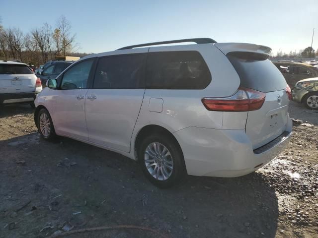 2017 Toyota Sienna XLE