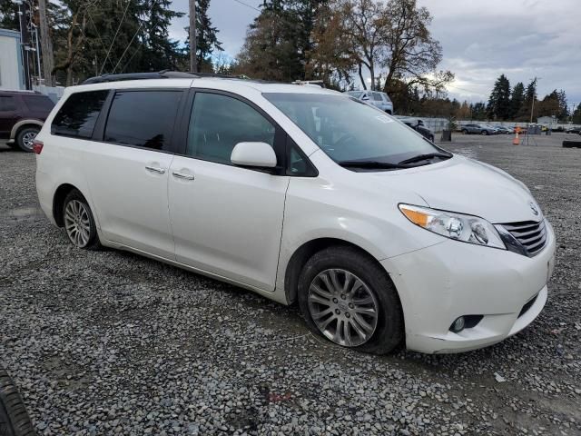 2016 Toyota Sienna XLE