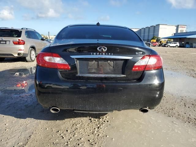 2013 Infiniti M37