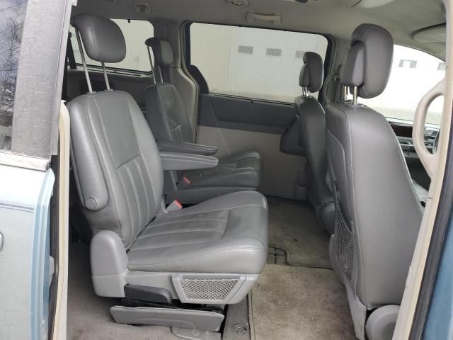 2010 Chrysler Town & Country Touring