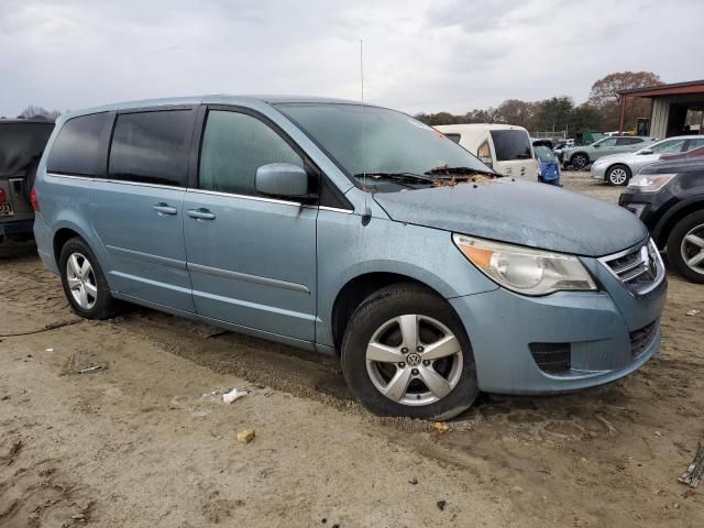 2010 Volkswagen Routan SE