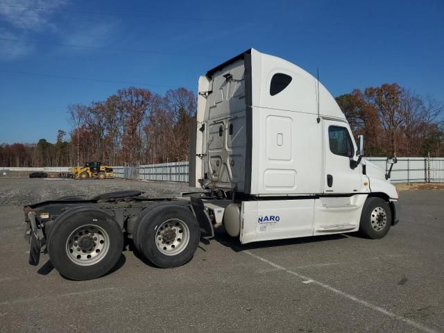 2012 Freightliner Cascadia 125