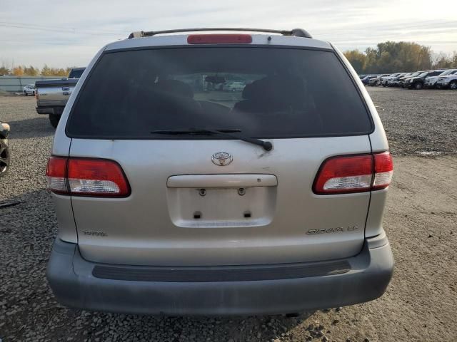 2001 Toyota Sienna LE