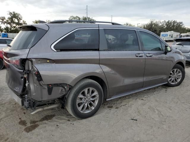 2021 Toyota Sienna XLE