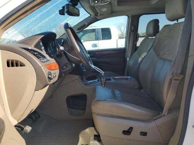 2016 Chrysler Town & Country Limited Platinum