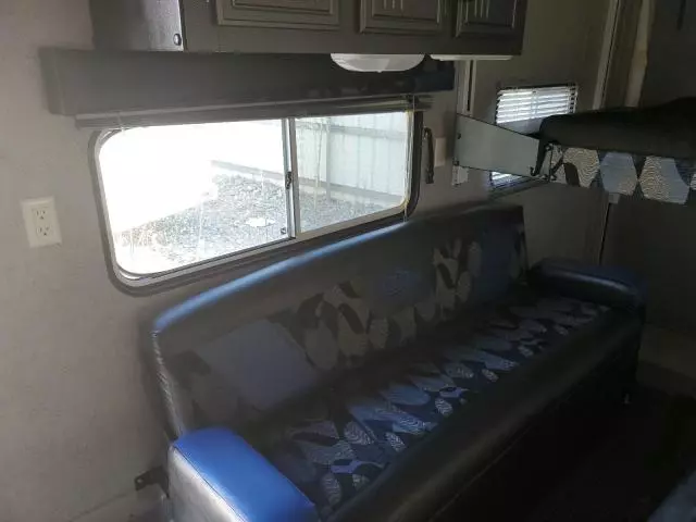 2007 Coachmen Camper