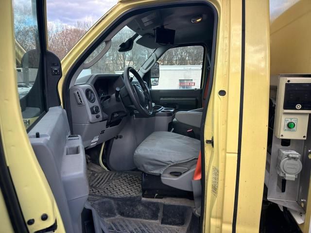 2021 Ford Econoline E450 Super Duty Cutaway Van