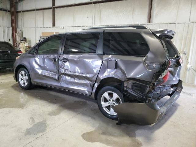 2014 Toyota Sienna LE