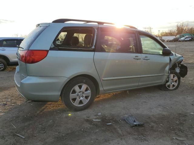 2010 Toyota Sienna CE