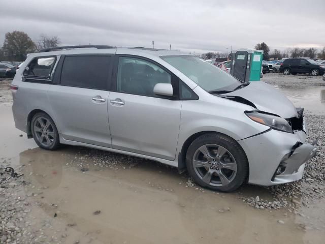 2020 Toyota Sienna SE