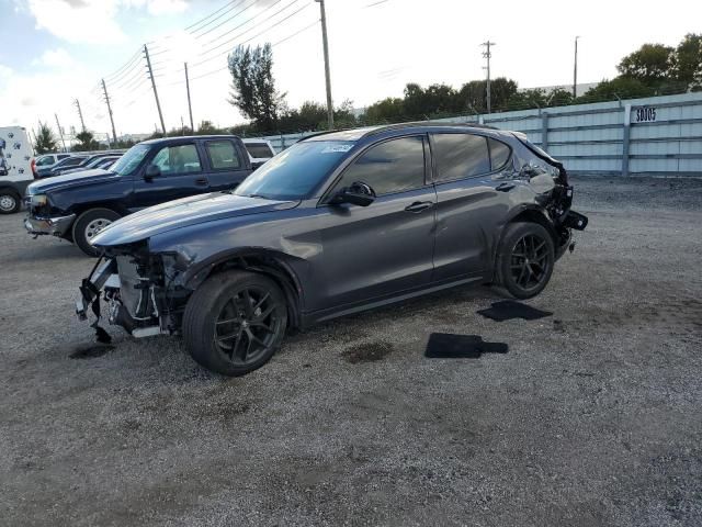 2021 Alfa Romeo Stelvio Sport