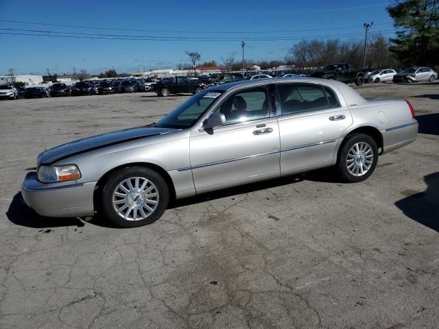 2004 Lincoln Town Car Executive